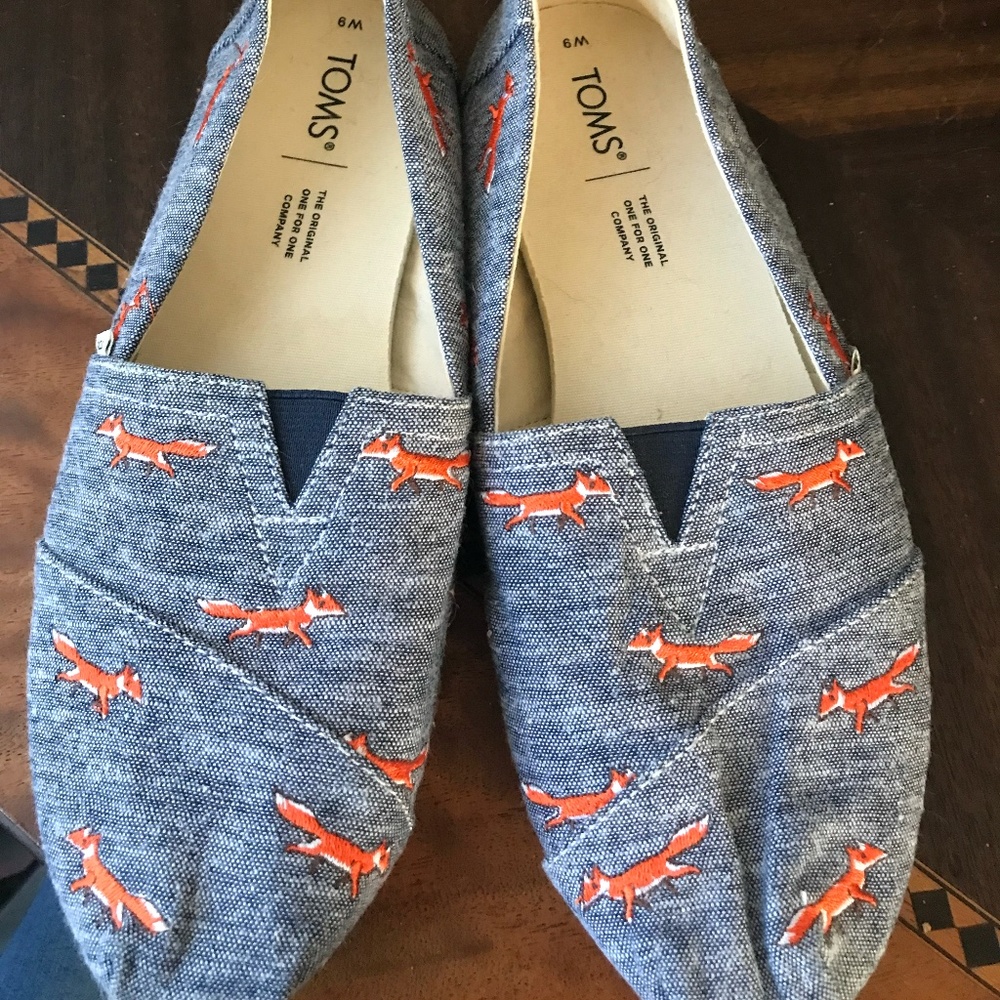TOMS  Foxes